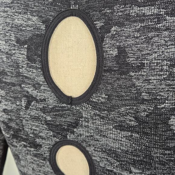 Gymshark Black Gray Camo Long Sleeve Athletic Performance Crop Top | Women's XS - Picture 11 of 15